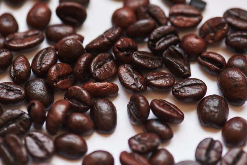 Non-oily coffee beans: a light and smooth alternative for a perfect cup of joe
